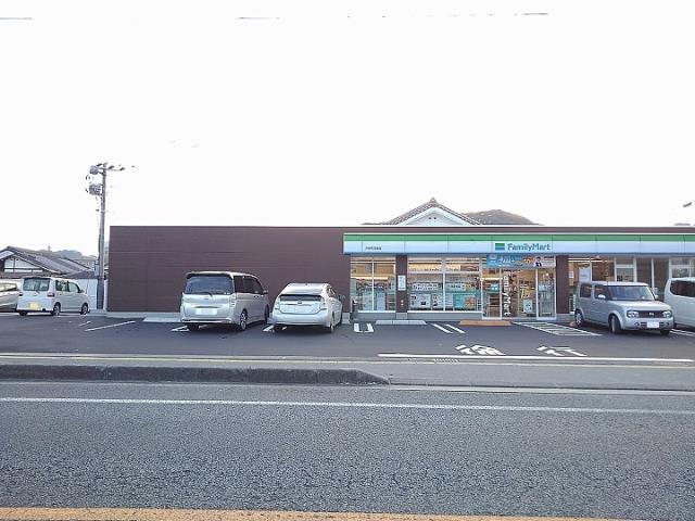 コンビニ　ファミリーマート伊集院徳重店（コンビニ）まで1016m