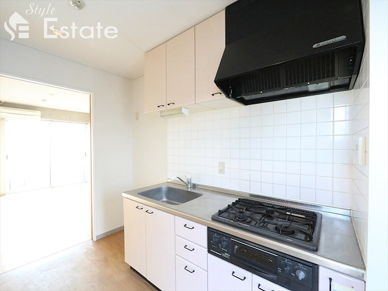 キッチン　システムキッチン（ガス3口コンロ・グリル付）