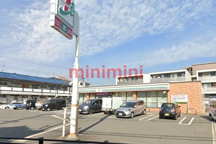 コンビニ　セブンイレブン高槻安満中の町店（コンビニ）まで244m