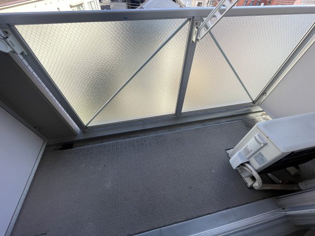 バルコニー　陽当たり良好なバルコニーです