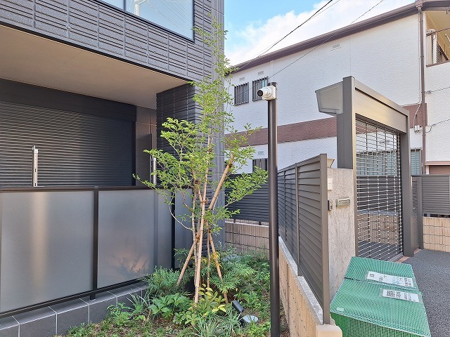 セキュリティ　★安心の防犯カメラ付き★