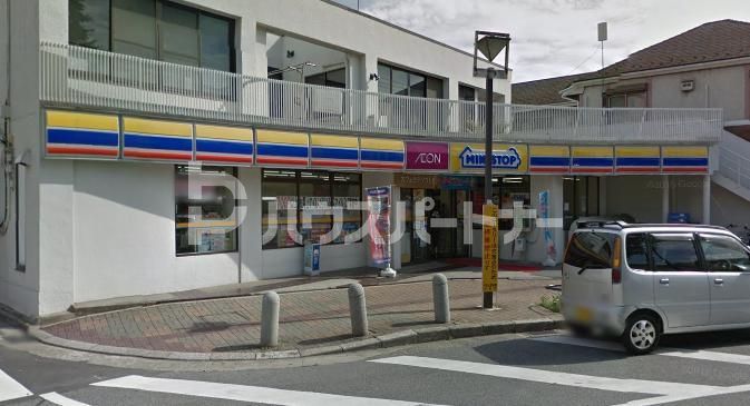 コンビニ　ミニストップみどり台駅前店（コンビニ）まで240m