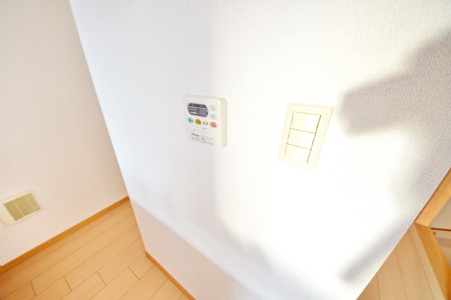 収納　～給湯リモコン付きでラクラク操作～