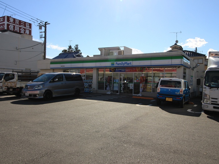 コンビニ　ファミリーマート西東京泉町店（コンビニ）まで597m