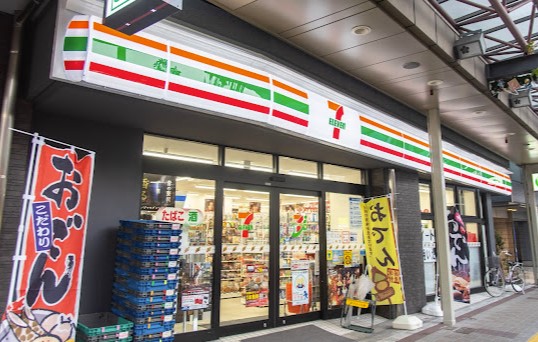 コンビニ　セブンイレブン江東亀戸4丁目店（コンビニ）まで322m