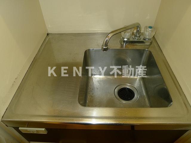 キッチン　コンパクトなキッチンで掃除もラクラク