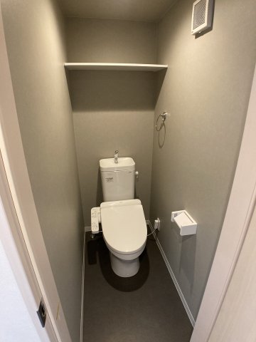 トイレ　※別号室の写真です。現況優先となります。