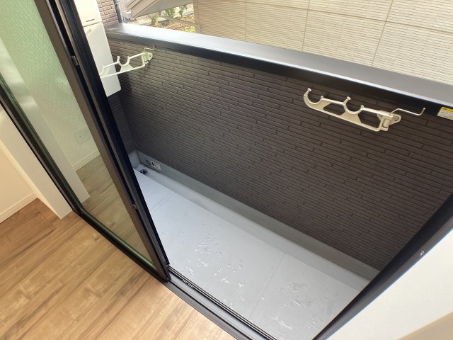 バルコニー　※別号室の写真です。現況優先となります。