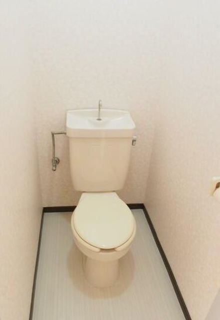 トイレ　参考写真（同建物別部屋のものです）