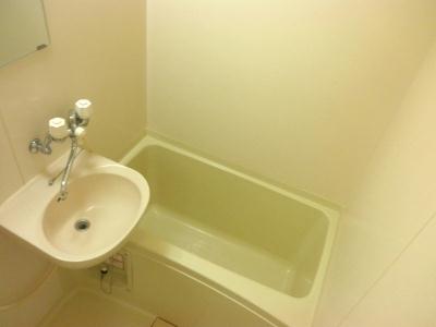 バス・シャワールーム　バスとトイレは完全個別です。