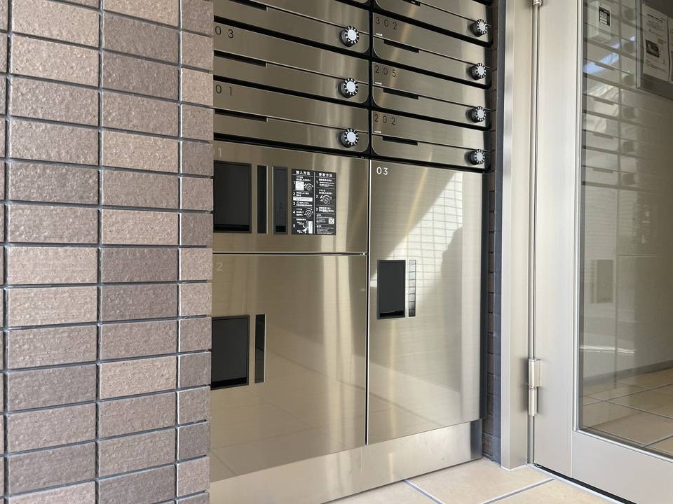 エントランス　宅配ボックス