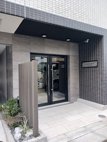 エントランス　落ち着いたエントランスです