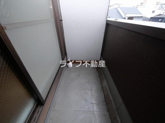 バルコニー　暖かな日差しのふりそそぐバルコニー