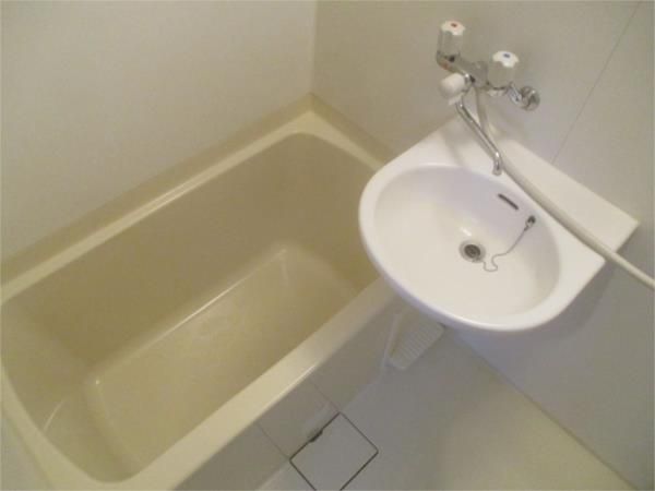 バス・シャワールーム　別部屋参考写真