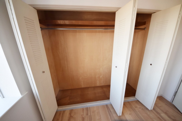 収納　～ハンガーが掛けれるのはありがたいっ～別号室参考写真