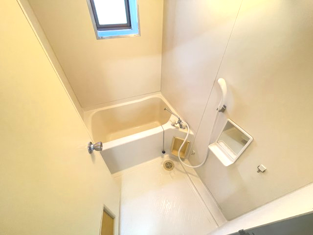 バス・シャワールーム　落ち着いた空間のお風呂です