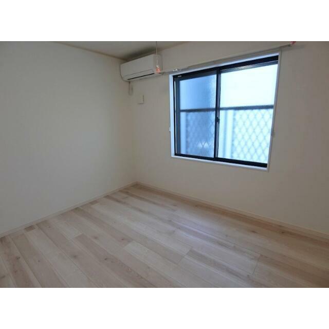 居室・リビング　白い木目調のフローリング♪