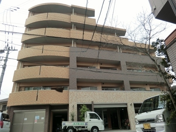 建物外観　バイク置き場・駐輪場あります♪