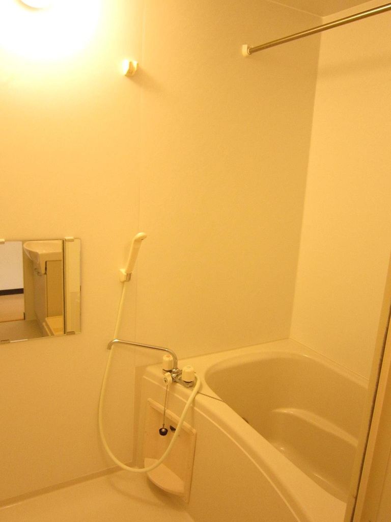 バス・シャワールーム　追い炊き機能付き