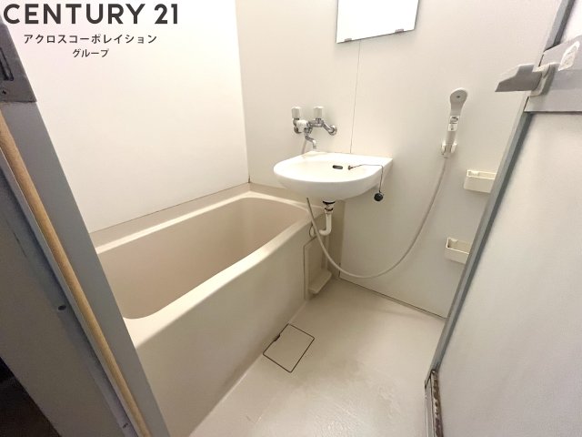 バス・シャワールーム　シンプルな浴室です！