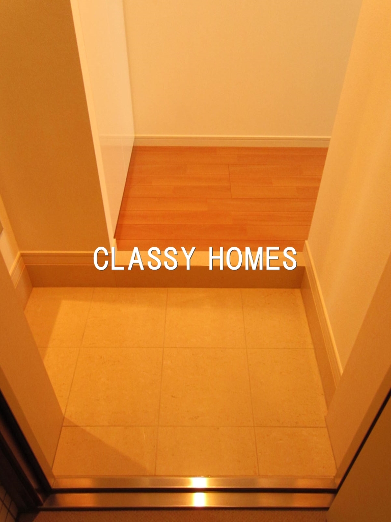 玄関　2014年竣工　スカイコート品川東大井：玄関