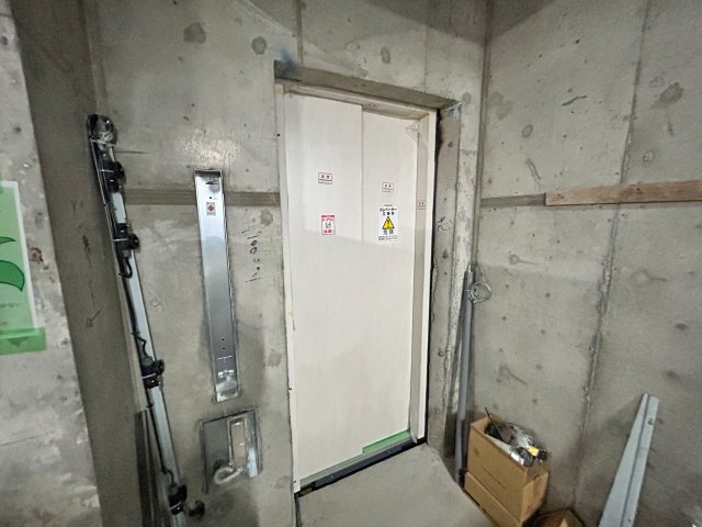 その他共有部分　エレベーターがあると重たい荷物も簡単に部屋まで運べますよ