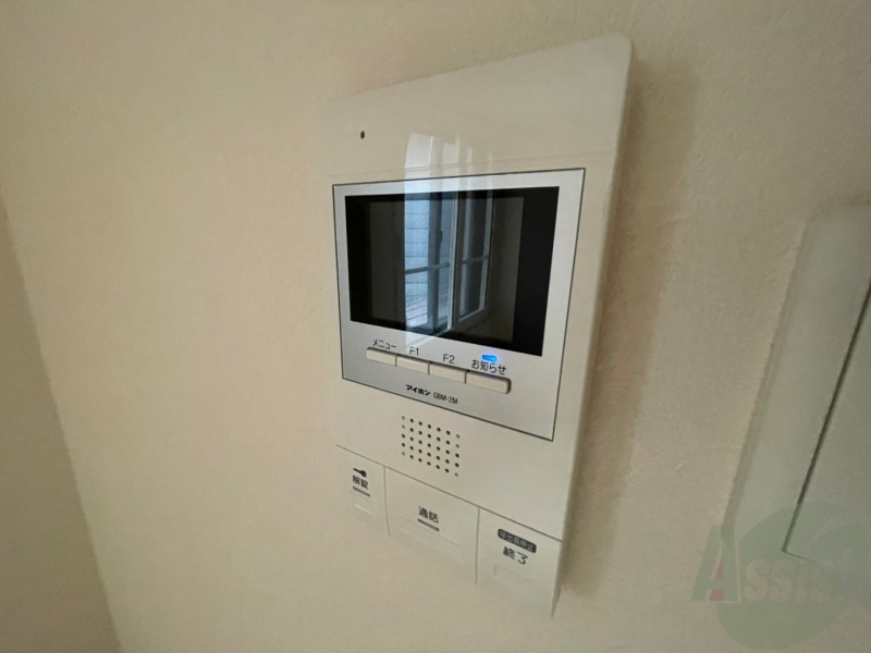 セキュリティ　ＴＶモニター付インターホンです。来客者の顔が見えるので安心！