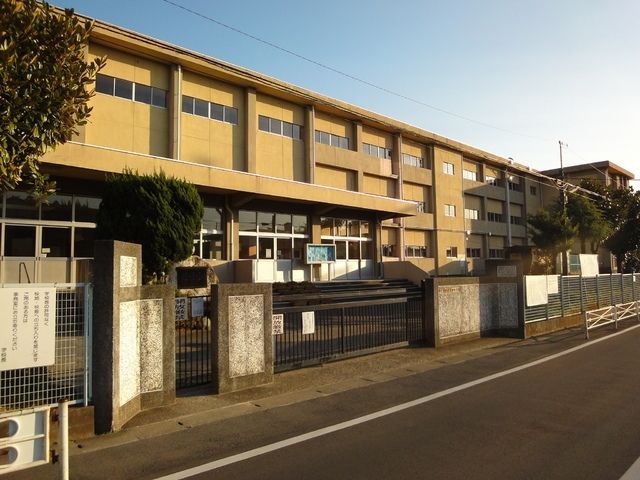 小学校　小金北小学校（小学校）まで600m