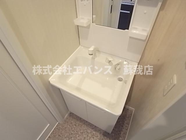 洗面設備　独立洗面台で身支度をすべて済ませてしまいましょう