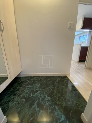 玄関　スプランディッド安土町　玄関