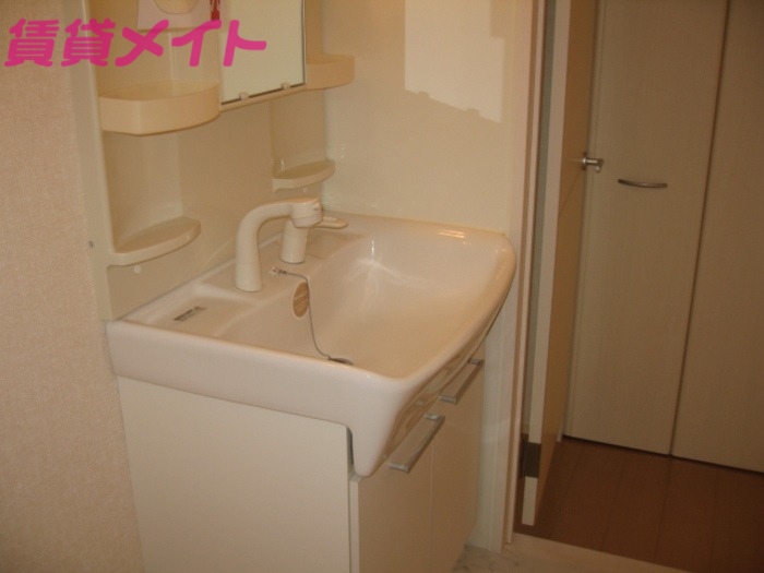 洗面設備　反転タイプ参考写真