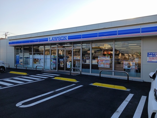 コンビニ　ローソン松戸高塚新田店（コンビニ）まで500m