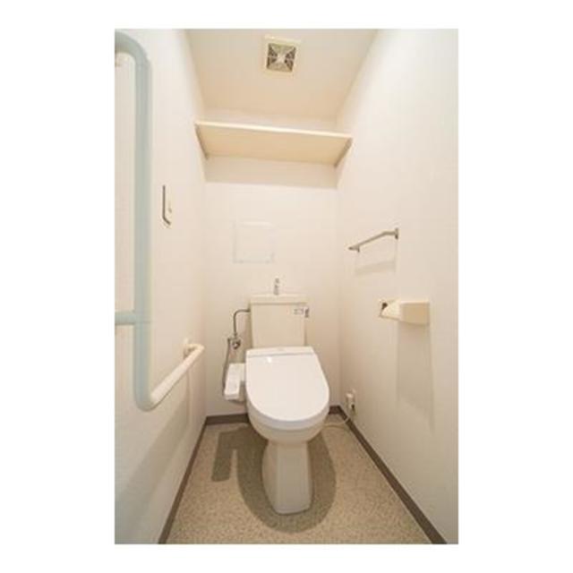 トイレ　※写真は同タイプ住戸です。