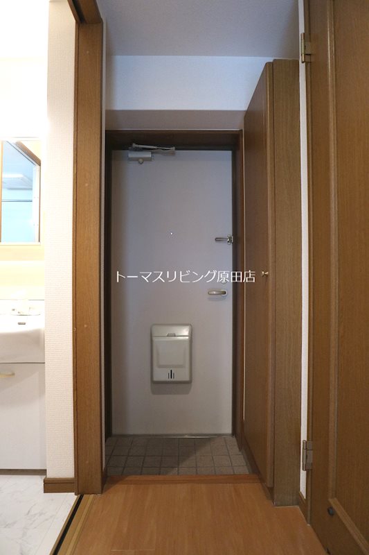 玄関　201号室写真