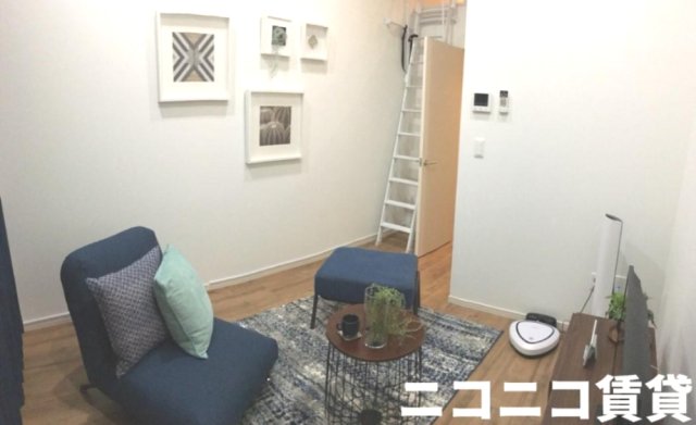 居室・リビング　ハシゴタイプの大型ロフト付　※モデルルーム