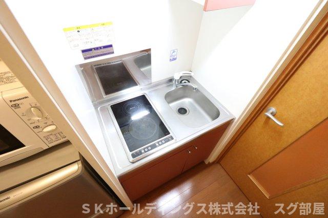 キッチン　お掃除らくらくの２口ラジエントヒーターを採用