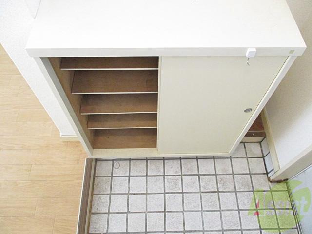 その他設備　シューズＢＯＸ有り。靴は数足で履きまわすと長く使えますよね