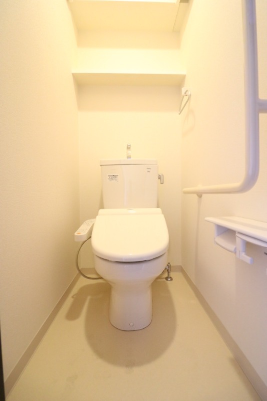 トイレ　清潔感のある空間です。