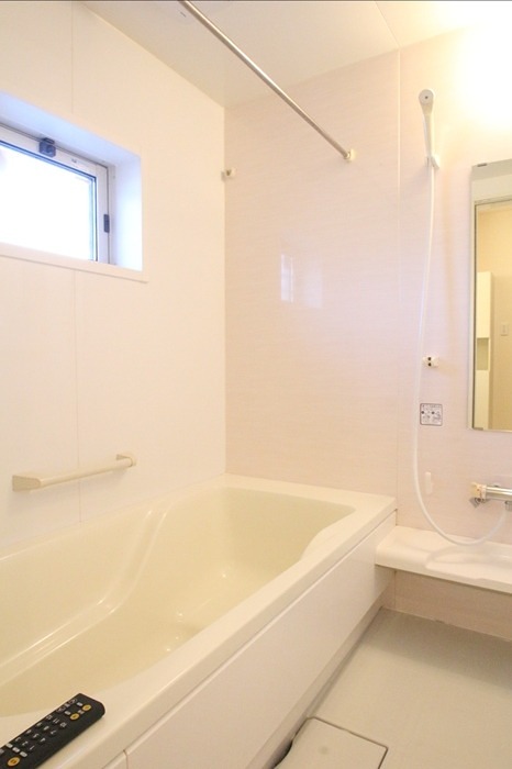 バス・シャワールーム　雨の日に便利な浴室乾燥機付き♪