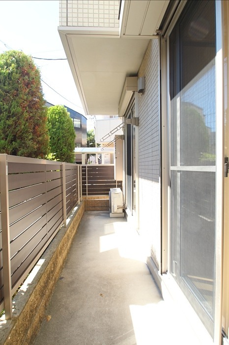 バルコニー　南向きのテラスです