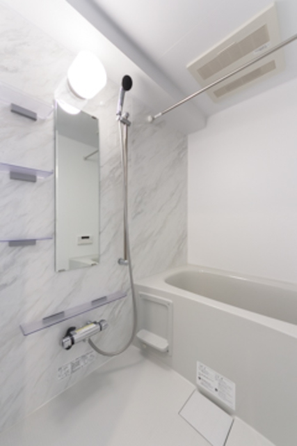 バス・シャワールーム　※写真は同タイプ住戸です。