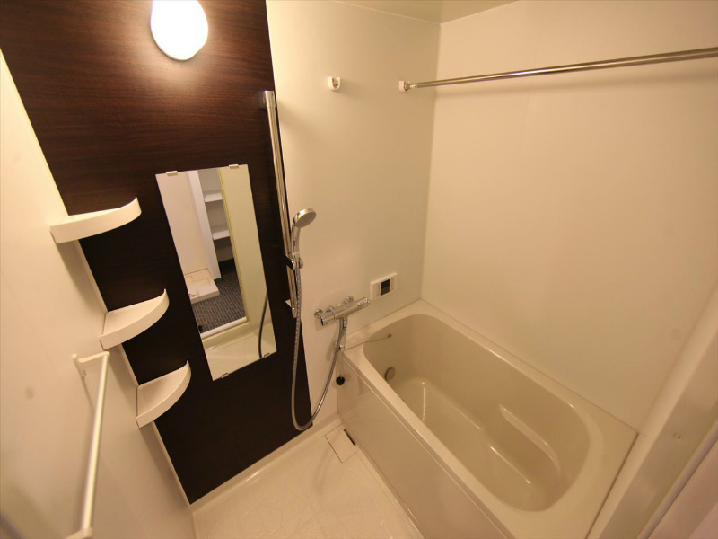 バス・シャワールーム　浴室暖房乾燥機付　追い焚き付お風呂