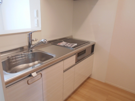 キッチン　『ＭＡＹ・ＣＡＳＴＬＥ』反転イメージ