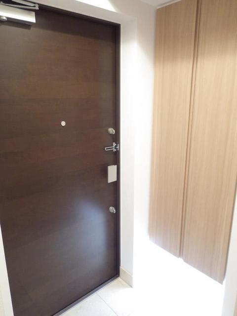 玄関　※写真は同タイプ住戸です。