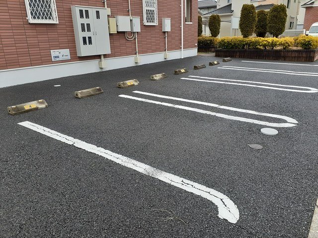 駐車場　車をお持ちの方に嬉しい駐車場付きの物件です