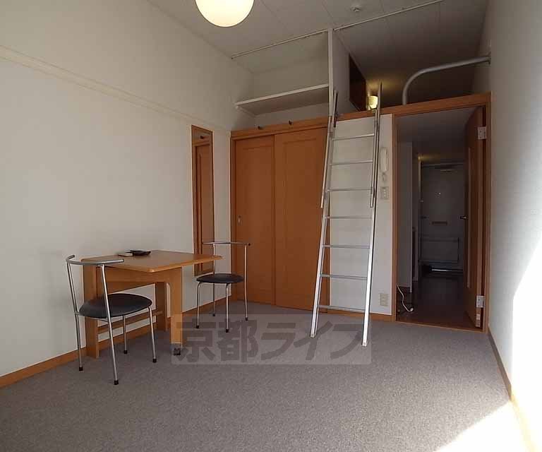 居室・リビング　ロフト付きのお部屋です。