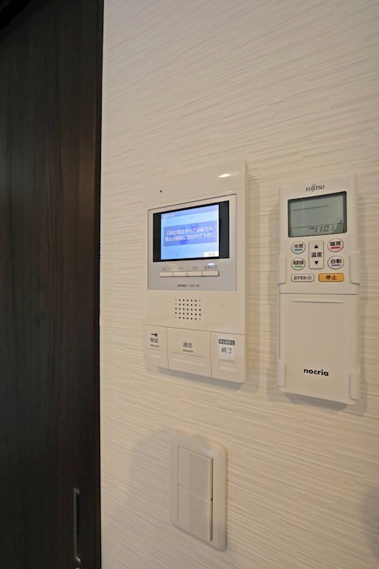 セキュリティ　モニター付きインターホン