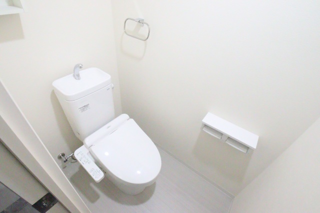 トイレ　※別室の参考写真の為、現況優先です。