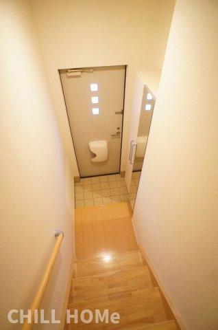 玄関　当社、チルホームのHPもご覧ください(^^)/物件情報多数♪