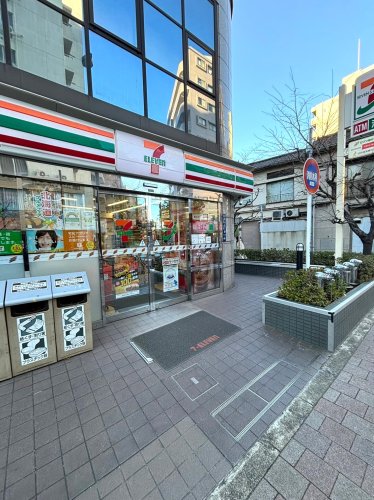 コンビニ　セブンイレブン 荒川5丁目店（コンビニ）まで216m